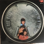 Acheter un disque vinyle à vendre the bee gees Life in tin can